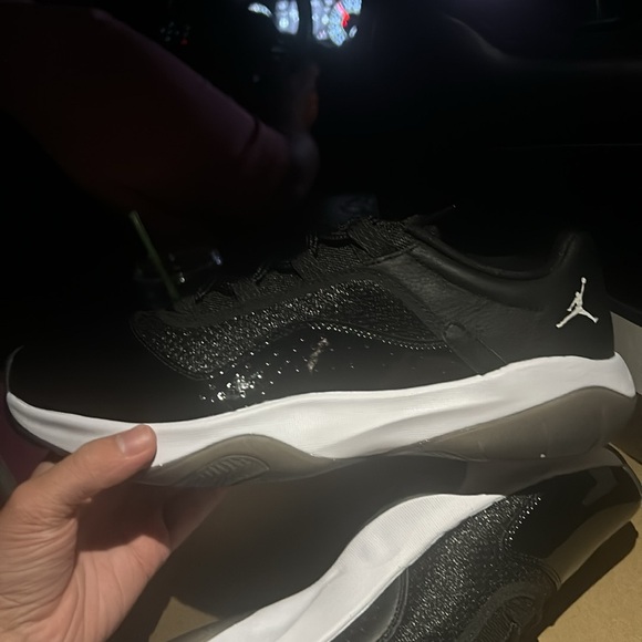 Air Jordan 11 CMFT Low - Picture 3 of 4